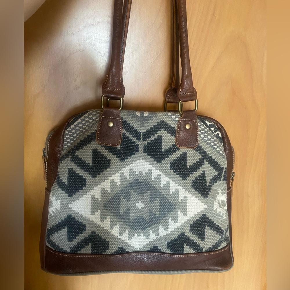 Myra Bag